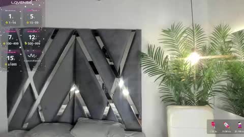 Snapshot of strong_girl_ chatting on 11.21.25 Alexa online show from 11.21.25