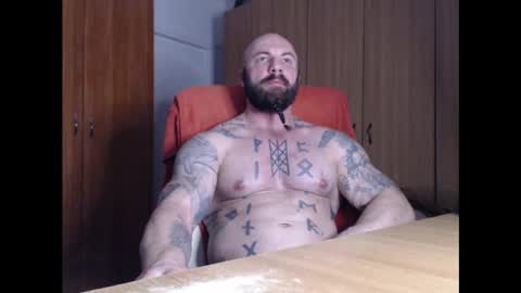 Snapshot of strongivan chatting on 03.10.25 StrongIvan online show from 03.10.25