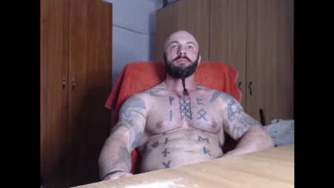 Snapshot of strongivan chatting on 09.10.25 StrongIvan online show from 09.10.25