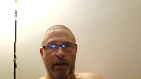 Snapshot of strongskin chatting on 12.26.24 Strongskin online show from 12.26.24