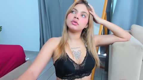 Strong Couple online show from 11.20.25