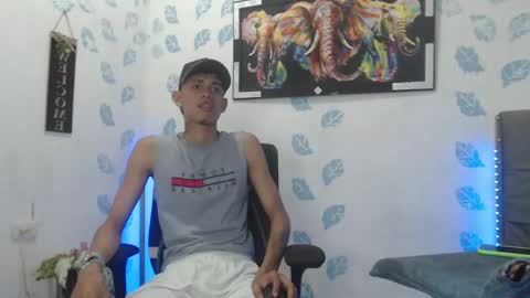 Snapshot of stuart_17 chatting on 10.07.25 stuart_17 online show from 10.07.25