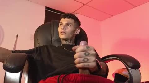 stuart_boy_ online show from 10.11.25