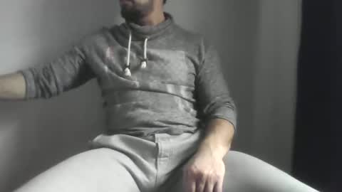 Snapshot of studdotcom chatting on 01.08.26 Ero online show from 01.08.26