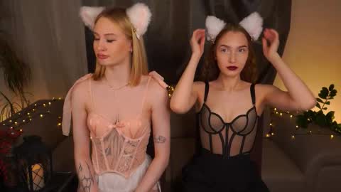 Snapshot of suannedoriean chatting on 11.04.25 Mure online show from 11.04.25