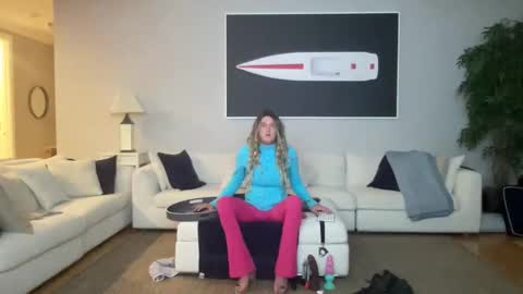 Snapshot of submiss14 chatting on 11.04.25 Sissy Isabella online show from 11.04.25