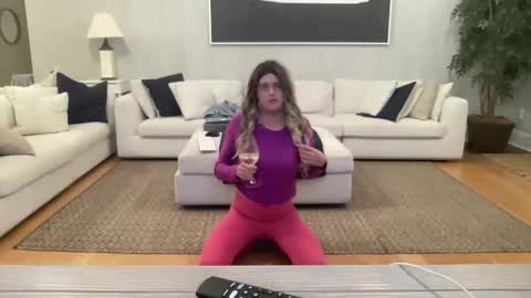 Snapshot of submiss14 chatting on 11.15.25 Sissy Isabella online show from 11.15.25