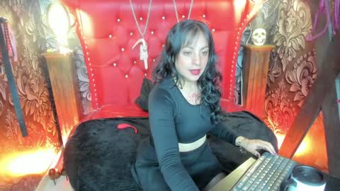 Snapshot of subyunna chatting on 01.18.25 Yunna online show from 01.18.25
