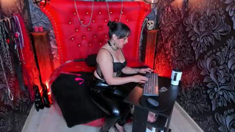Snapshot of subyunna chatting on 09.19.25 Yunna online show from 09.19.25