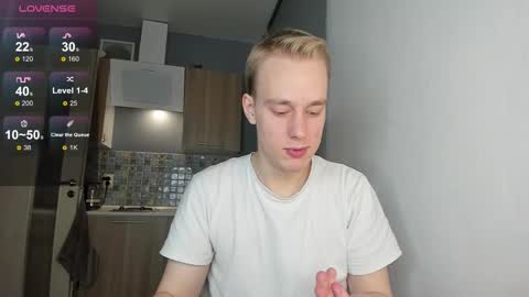 Snapshot of successful_kevin chatting on 10.28.25 Kevin online show from 10.28.25