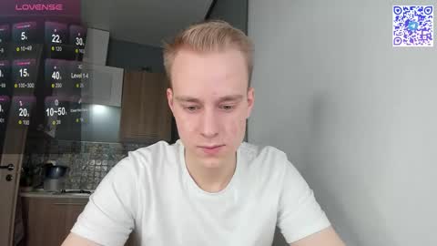 Snapshot of successful_kevin chatting on 11.22.25 Kevin online show from 11.22.25