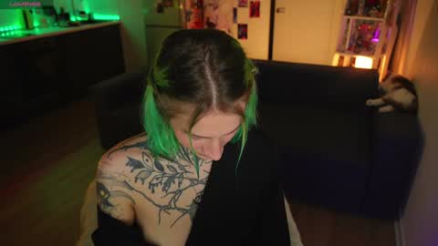 Snapshot of succubus_66 chatting on 12.22.24 succubus_66 online show from 12.22.24