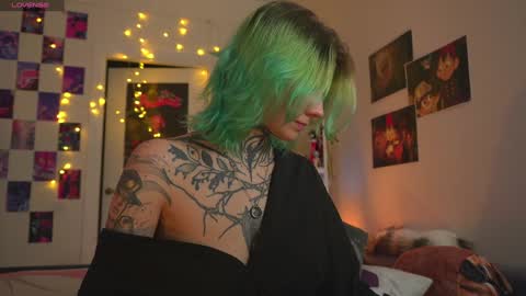 Snapshot of succubus_66 chatting on 01.10.25 succubus_66 online show from 01.10.25