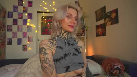 Snapshot of succubus_66 chatting on 02.09.25 succubus_66 online show from 02.09.25