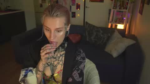 Snapshot of succubus_66 chatting on 02.14.25 succubus_66 online show from 02.14.25