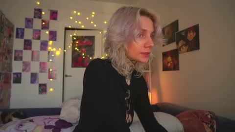 Snapshot of succubus_66 chatting on 02.28.25 succubus_66 online show from 02.28.25