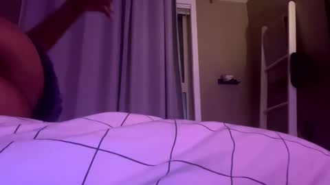 Snapshot of suckmythong410104 chatting on 12.16.24 SaraSabeen online show from 12.16.24