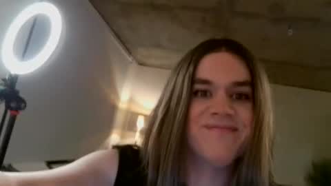 Snapshot of suddenly_sara86 chatting on 12.18.24 SaraXSX online show from 12.18.24