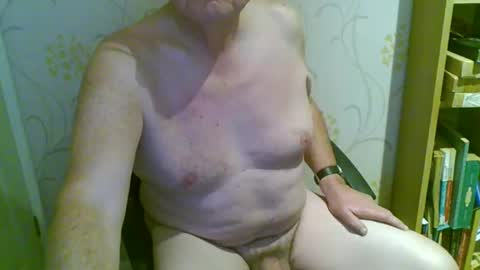 Snapshot of suffolkboy4 chatting on 02.10.26 suffolkboy4 online show from 02.10.26