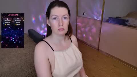 Snapshot of sugar_desire chatting on 09.30.25 Instagram faroffland online show from 09.30.25