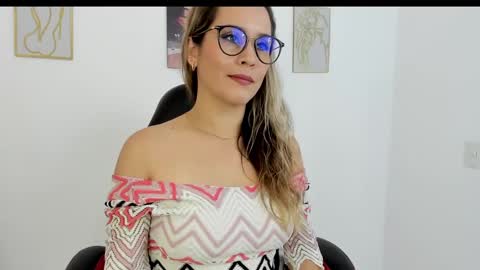 Snapshot of sugar_milff chatting on 01.29.25 sugar_milff online show from 01.29.25