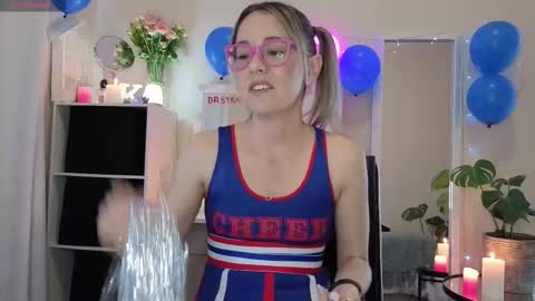 Snapshot of sugar_spice_all_things_nice chatting on 10.13.25 Sugar 4pm-8pm CAT Mon-Fri online show from 10.13.25