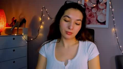 Snapshot of sugar_xmegan chatting on 12.18.24 Megan online show from 12.18.24