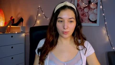 Snapshot of sugar_xmegan chatting on 12.19.24 Megan online show from 12.19.24