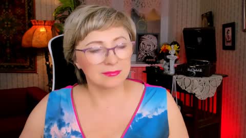 Vivien online show from 12.05.24