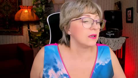Vivien online show from 12.05.24