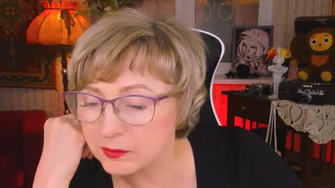 Vivien online show from 12.11.24