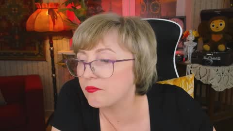 Vivien online show from 12.11.24