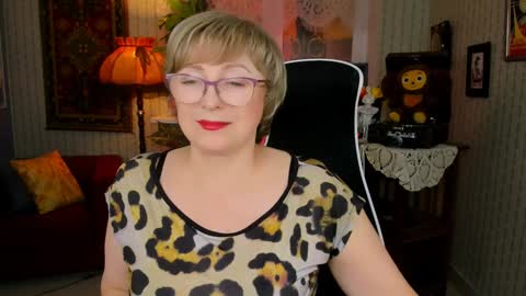 Vivien online show from 12.12.24