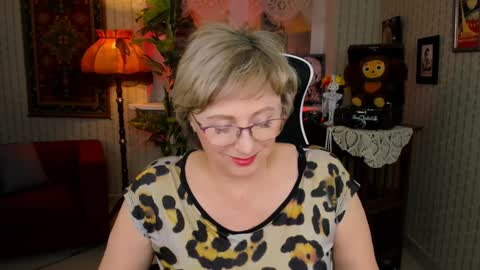 Vivien online show from 12.12.24