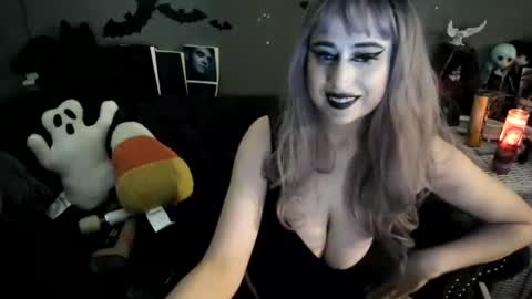 Snapshot of sugary_sweet chatting on 10.18.25 Sugary online show from 10.18.25