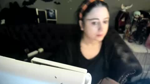 Snapshot of sugary_sweet chatting on 10.22.25 Sugary online show from 10.22.25