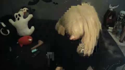 Snapshot of sugary_sweet chatting on 11.04.25 Sugary online show from 11.04.25