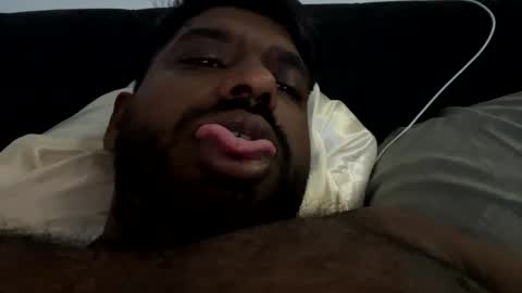 Let me be your knight that saves you online show from 10.05.25