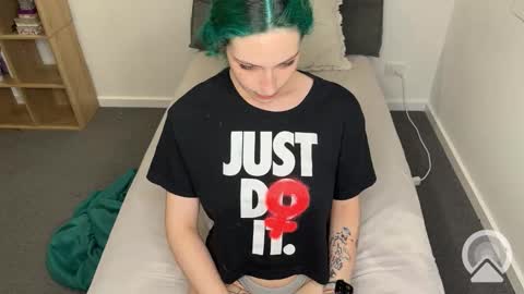 Snapshot of summer96o chatting on 09.17.25 Summer online show from 09.17.25