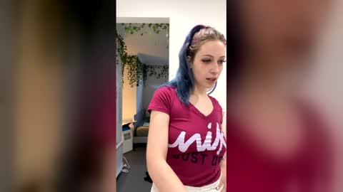 Snapshot of summer96o chatting on 12.16.25 Summer online show from 12.16.25