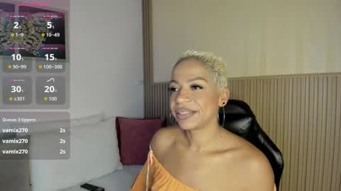 Snapshot of summer__night_ chatting on 11.15.25 summer__night_ online show from 11.15.25