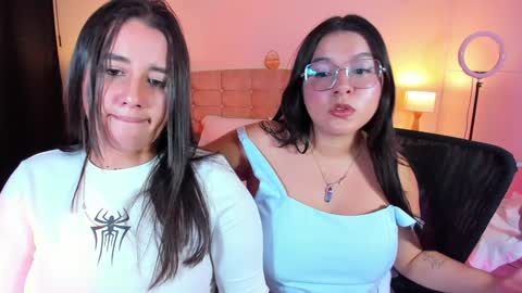 Snapshot of summer_girls01 chatting on 12.21.24 summer_girls01 online show from 12.21.24