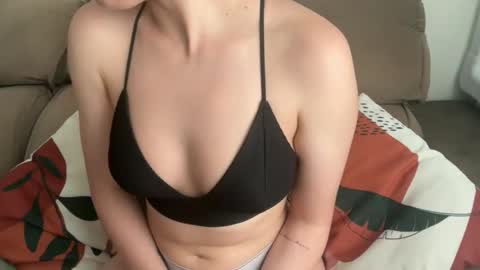 Snapshot of summerrrrrrrrr chatting on 11.12.25 The real sugar baby Sam Summer online show from 11.12.25