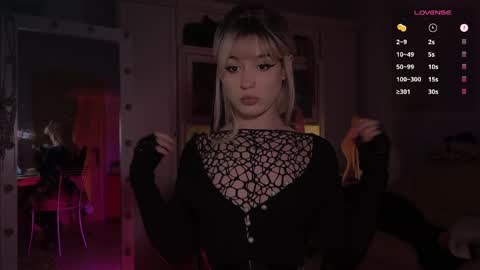 Miss Nelly online show from 04.20.26