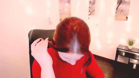 Snapshot of sun_lovely chatting on 10.26.25 Alexi online show from 10.26.25