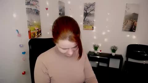 Snapshot of sun_lovely chatting on 11.06.25 Alexi online show from 11.06.25