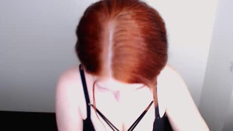 Snapshot of sun_lovely chatting on 11.26.25 Alexi online show from 11.26.25