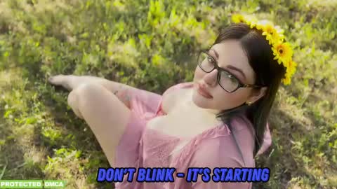 Snapshot of sunflower0907 chatting on 04.30.26 Tina. Im topless model online show from 04.30.26