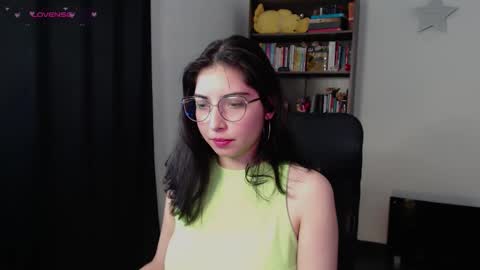 Snapshot of sunflower_uwu chatting on 03.08.26 violetta online show from 03.08.26