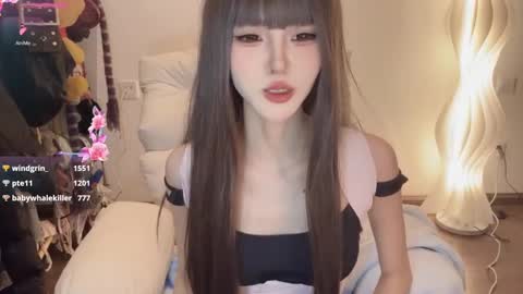 Snapshot of sunflowerbbb chatting on 03.08.25 coco online show from 03.08.25